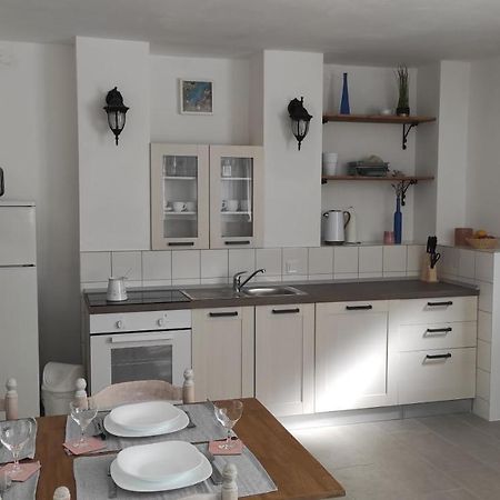 נזרין Apartment Loparina מראה חיצוני תמונה